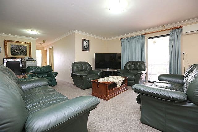 7 Chertsey Avenue, Bankstown NSW 2200, Bankstown - Thumbnail 2