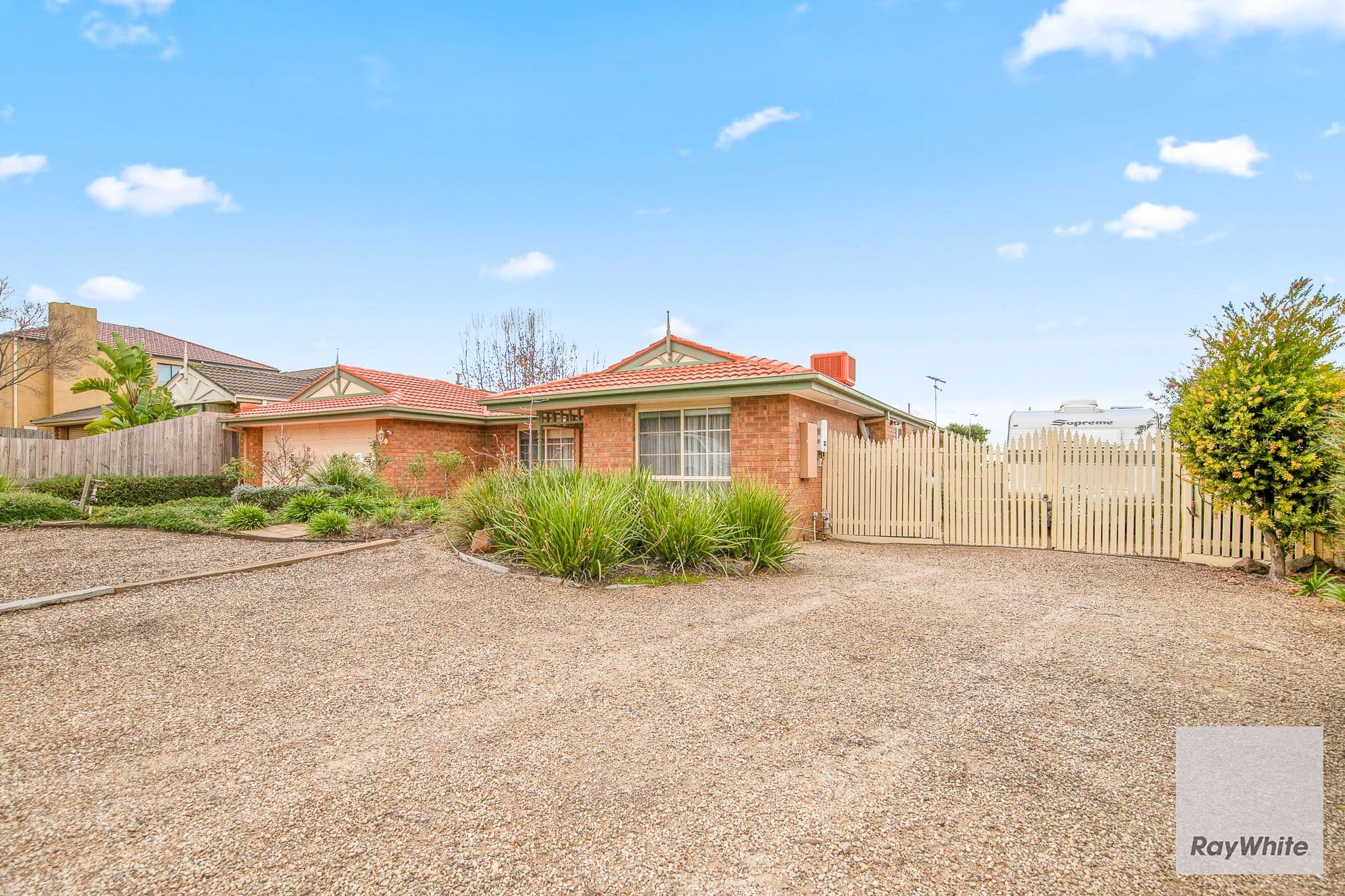4 Kenswick Drive, Hillside VIC 3037, Hillside - Thumbnail 2