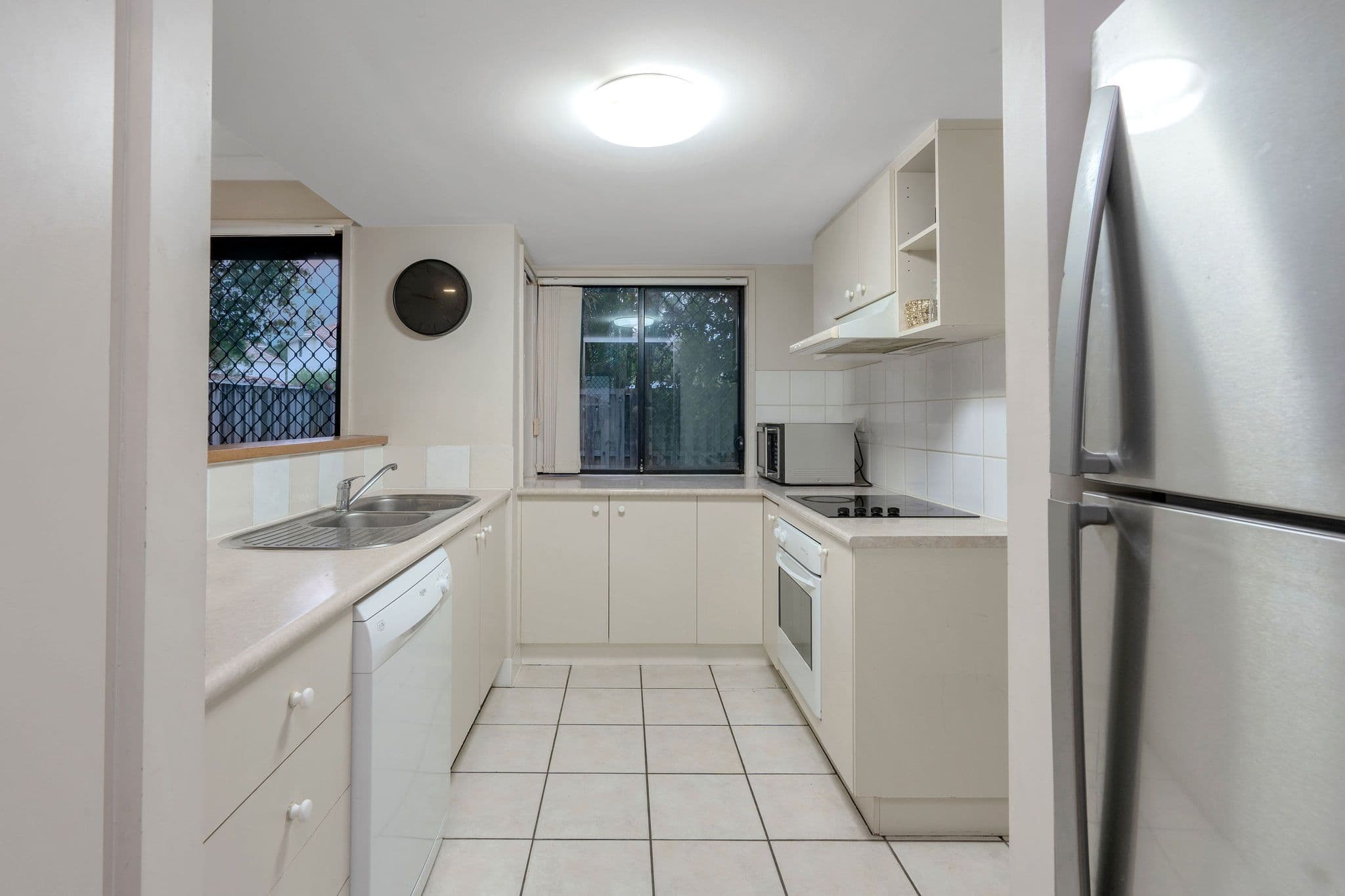 1 Gentian Drive, Arundel QLD 4214, Arundel - Thumbnail 3