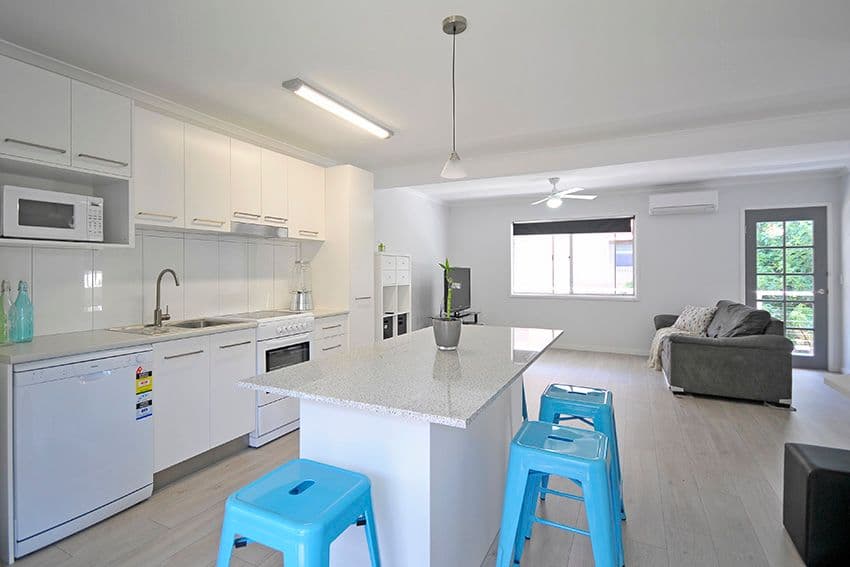 52 Sarawak Avenue, Palm Beach QLD 4221, Palm Beach - Thumbnail 4
