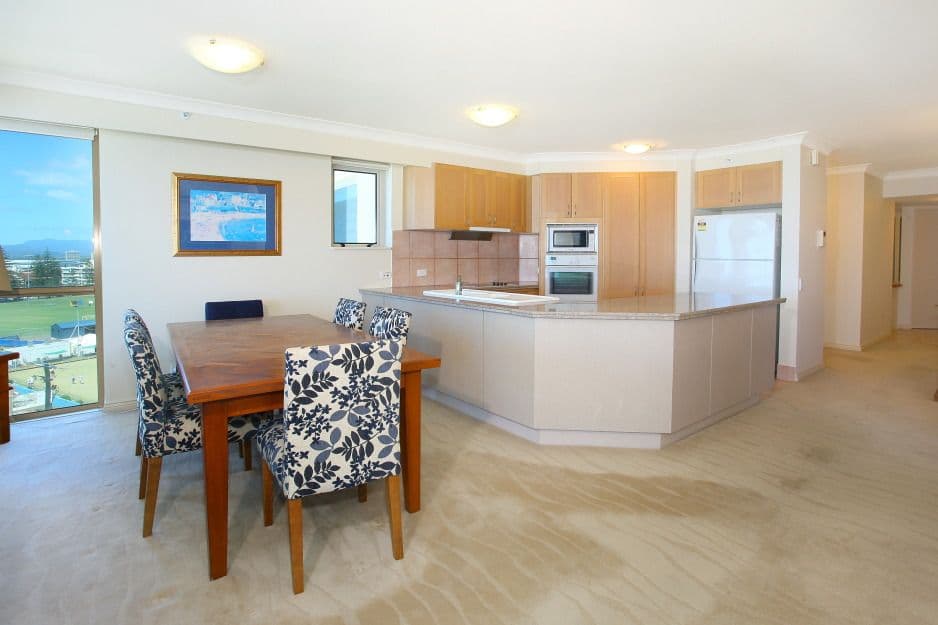37 'Oceana on Broadbeach' 100 Old Burleigh Road, Broadbeach QLD 4218, Broadbeach - Thumbnail 4