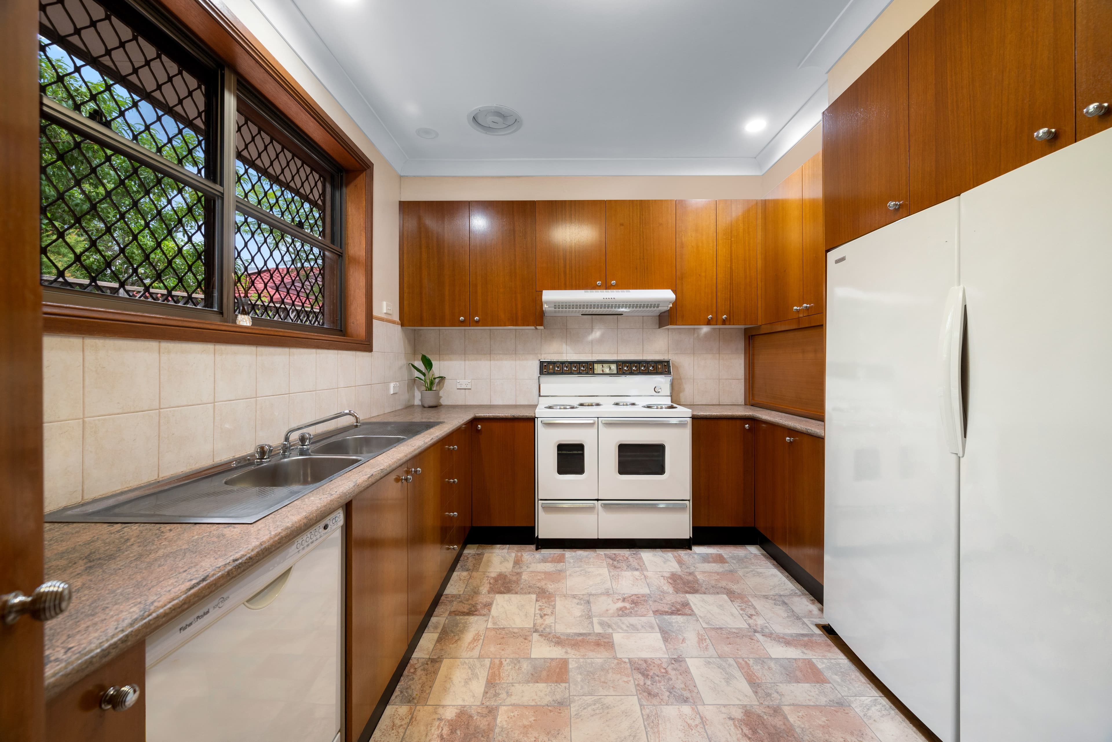 85 Queenscliff Drive, Woodbine NSW 2560, Woodbine - Thumbnail 5