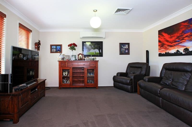 8 Jade Place, MEROO MEADOW NSW 2540, Meroo Meadow - Thumbnail 2