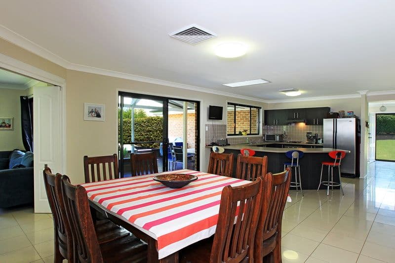 8 Jade Place, MEROO MEADOW NSW 2540, Meroo Meadow - Thumbnail 4