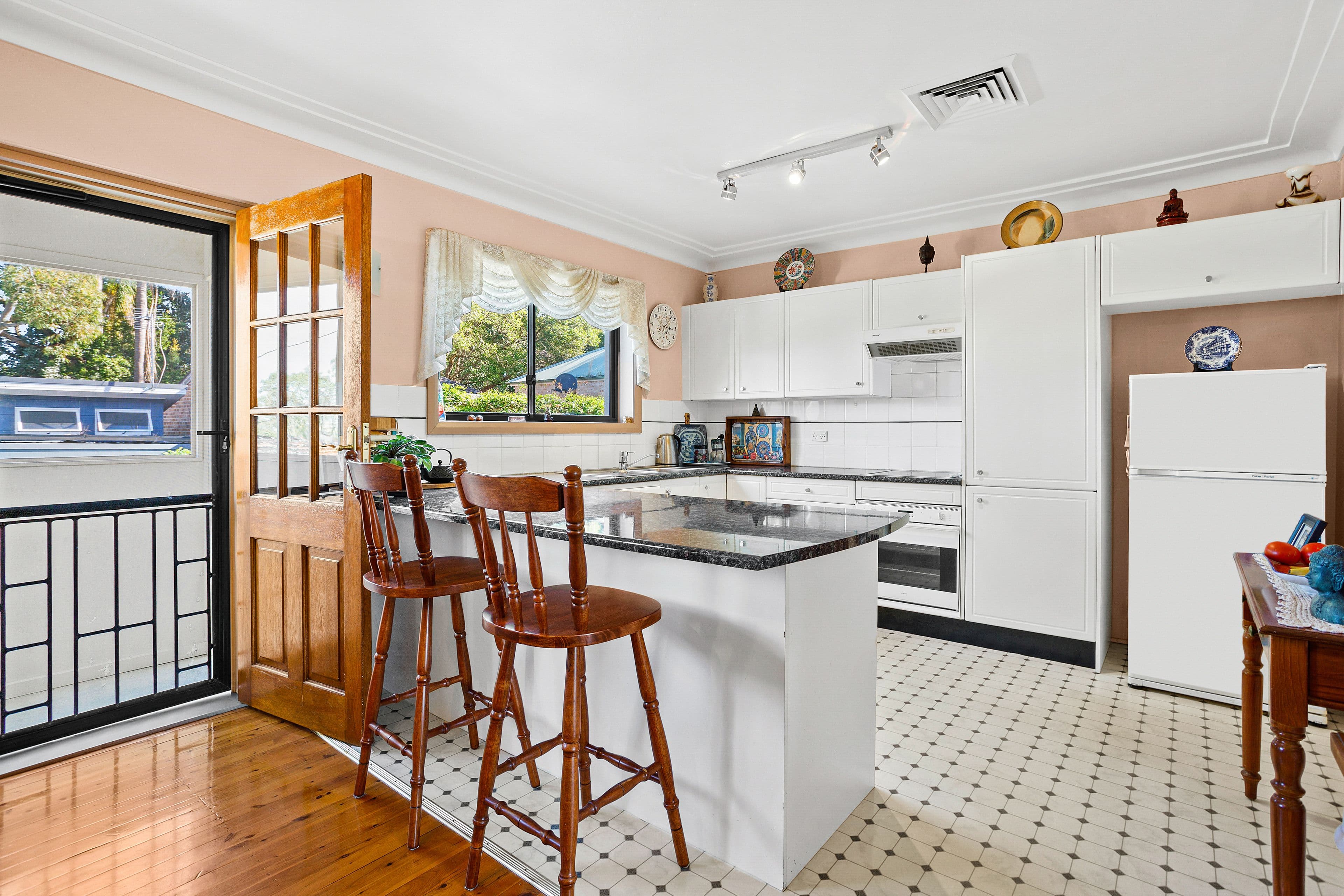 37a Woodlands Avenue, Lugarno NSW 2210, Lugarno - Thumbnail 6