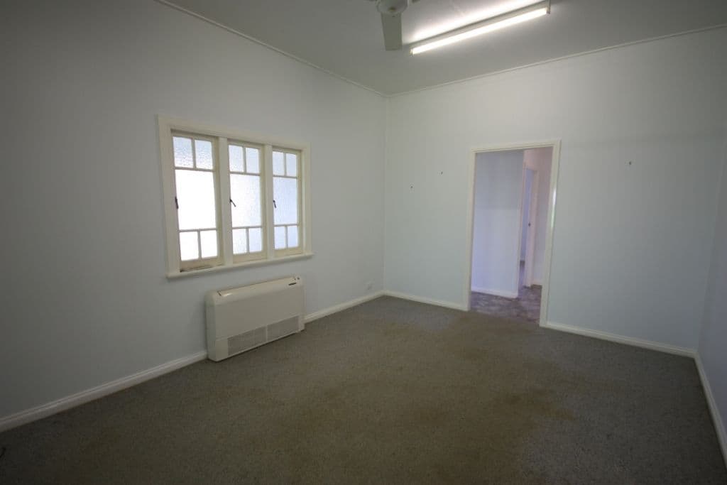 16 Sydney Street, AYR QLD 4807, Ayr - Thumbnail 4