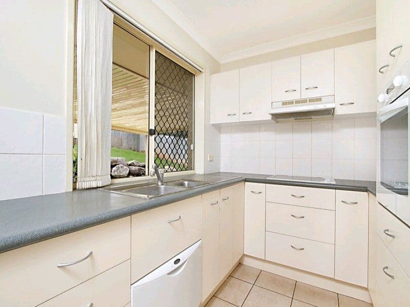 9 Kabut Court, TANAH MERAH QLD 4128, Tanah Merah - Thumbnail 2