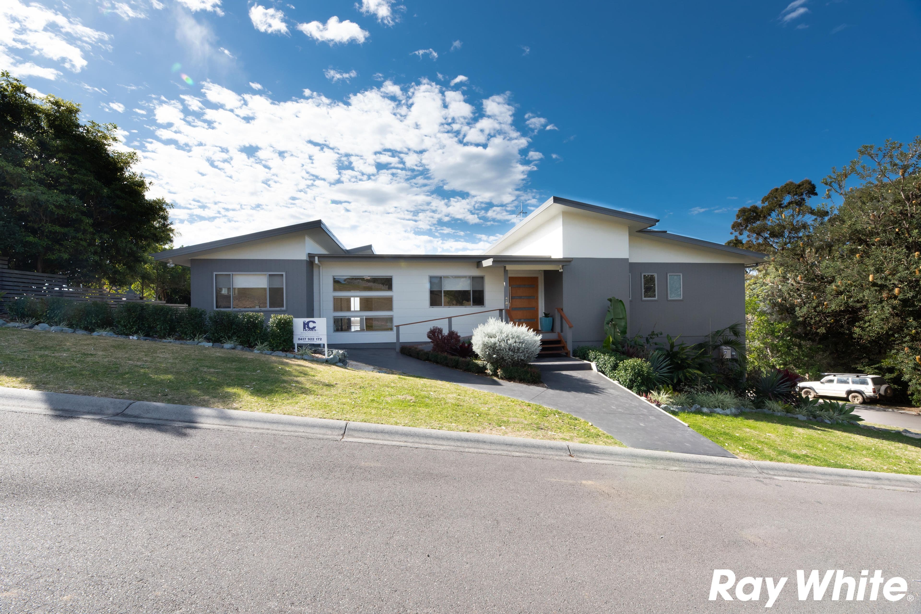 26 Twilight Close, Red Head - Image 1