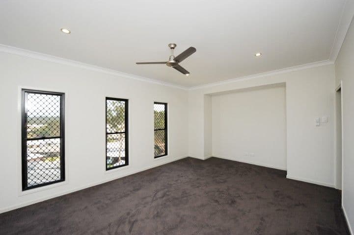 5 Eucalyptus Place, KIRKWOOD QLD 4680, Kirkwood - Thumbnail 5