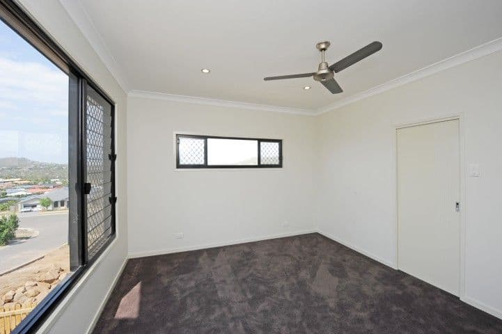 5 Eucalyptus Place, KIRKWOOD QLD 4680, Kirkwood - Thumbnail 6