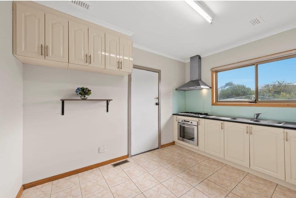 50 Kirby Street, Reservoir VIC 3073, Reservoir - Thumbnail 2