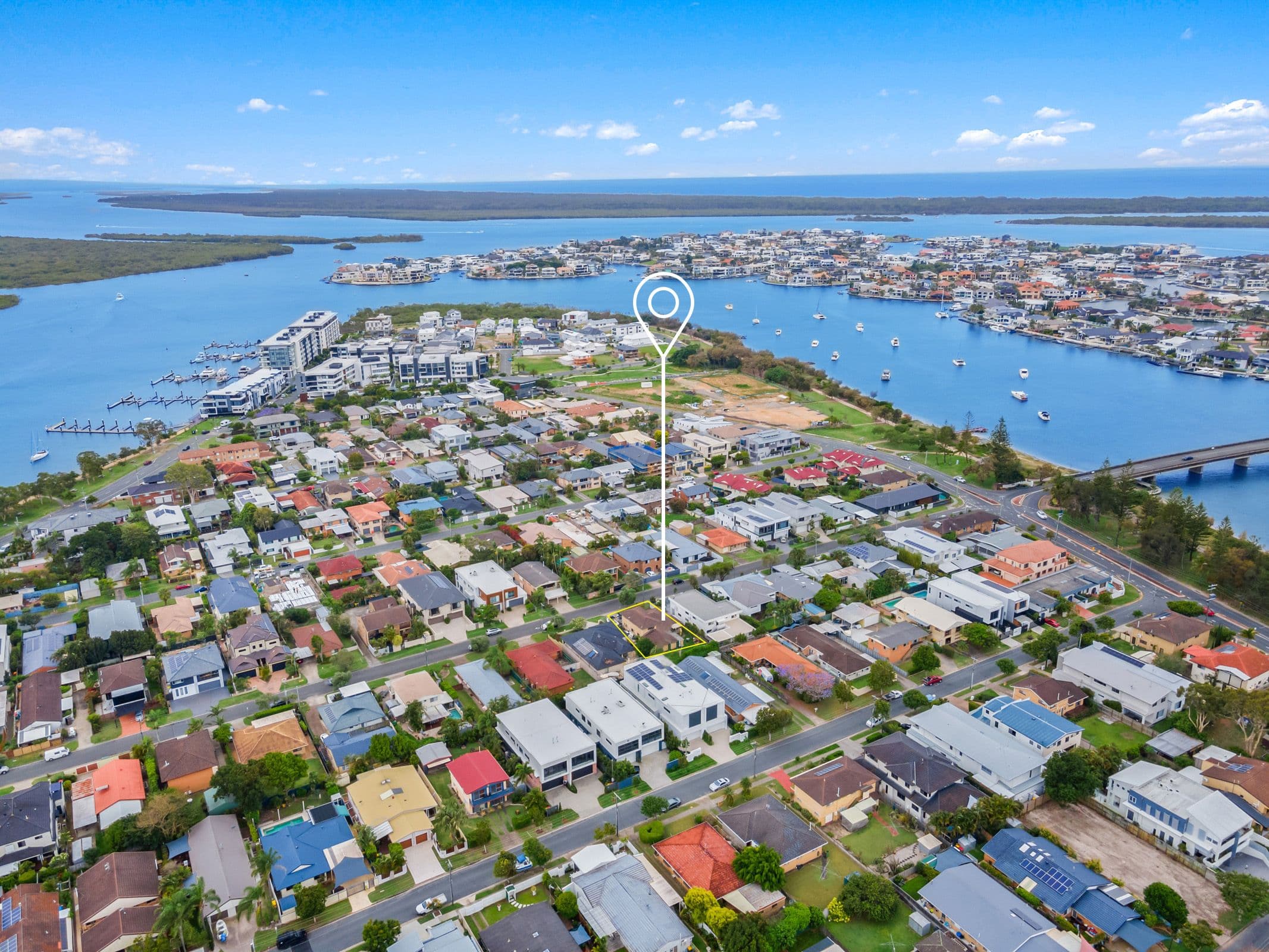 16 Donald Avenue, Paradise Point QLD 4216, Paradise Point - Image 1