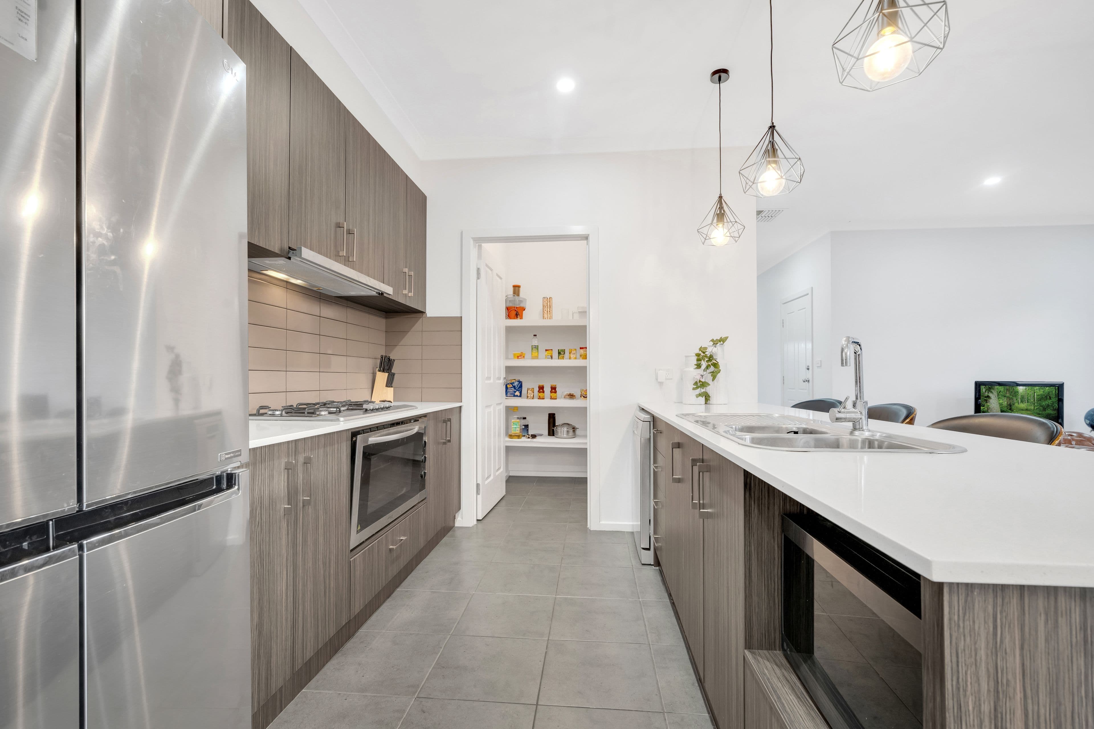 42 Chantenay Parade, Cranbourne North VIC 3977, Cranbourne North - Thumbnail 5