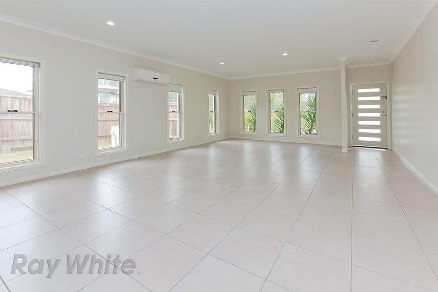 6 Mountain Bell Lane, SPRINGFIELD LAKES QLD 4300, Springfield Lakes - Thumbnail 2