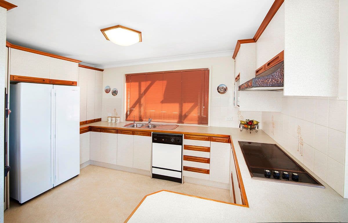 2 Blaxland Drive, Illawong - Thumbnail 3