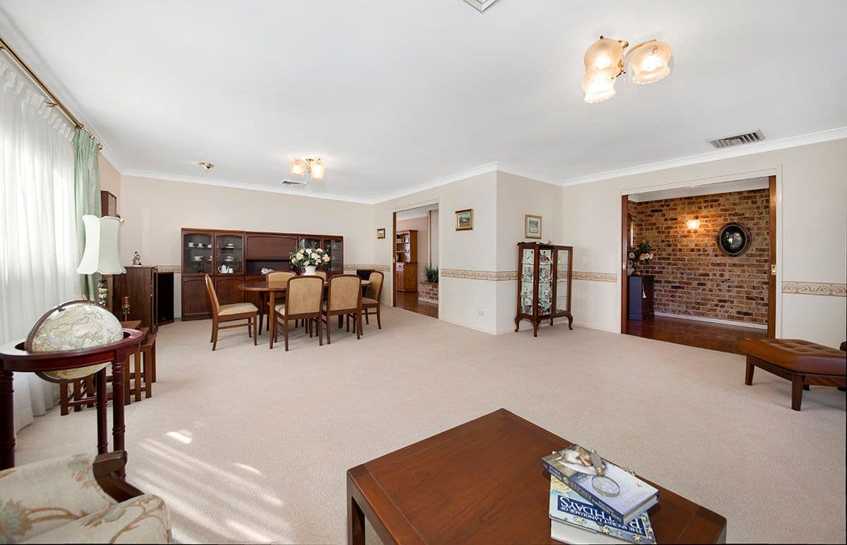 2 Blaxland Drive, Illawong - Thumbnail 4