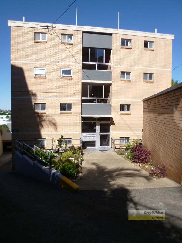 27 Mullens Street, HAMILTON QLD 4007, Hamilton - Thumbnail 2