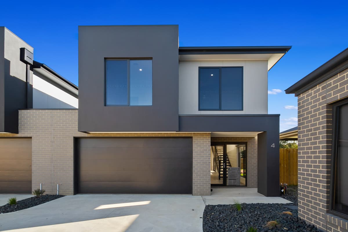 Townhouse 7 / 43 McNulty Drive, Traralgon VIC 3844, Traralgon - Image 1