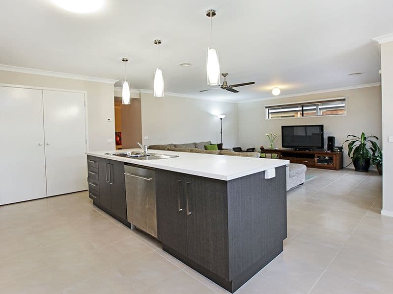 16 Sugargum Drive, WAURN PONDS VIC 3216, Waurn Ponds - Thumbnail 8