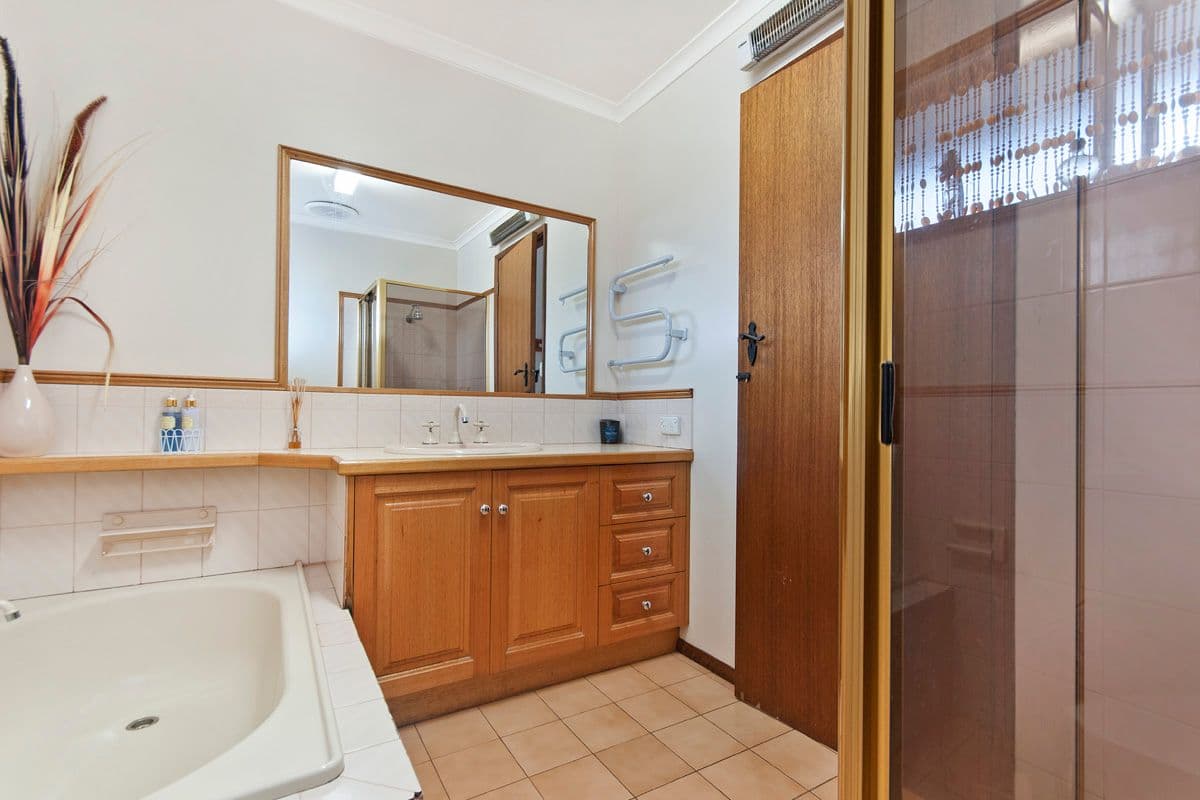 9 Carolyn Crescent, Warrnambool VIC 3280, Warrnambool - Thumbnail 3