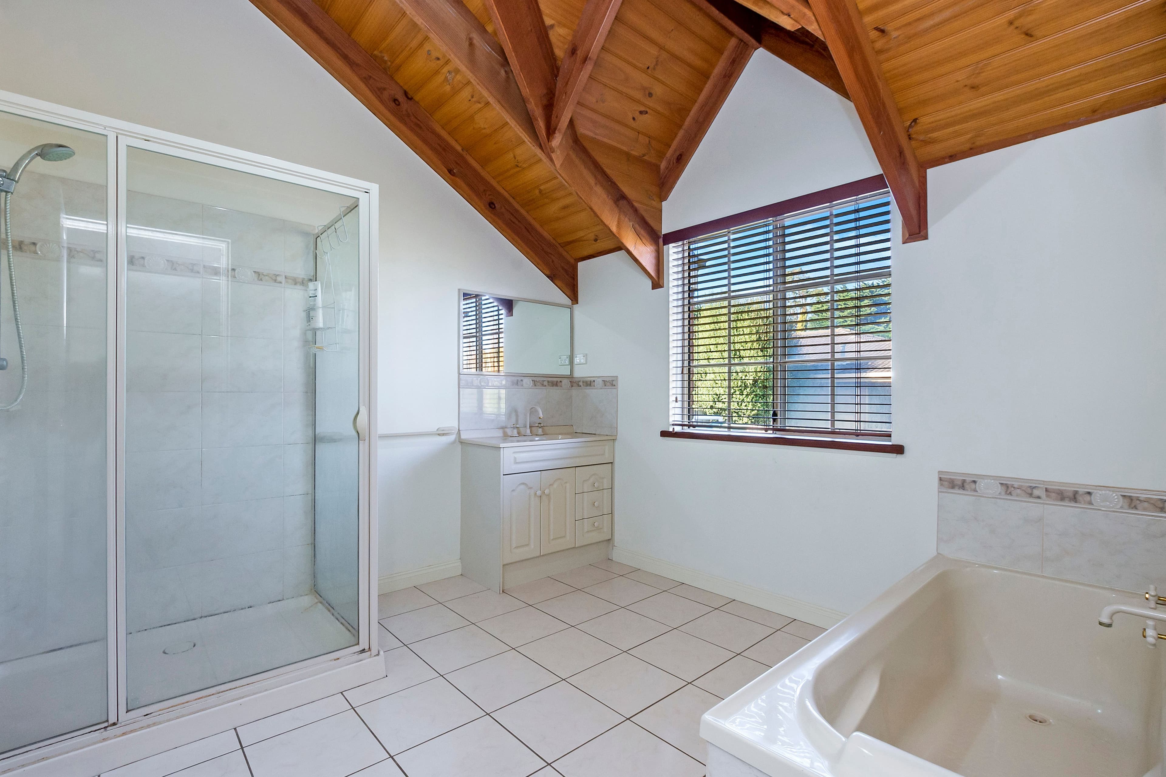 16 Veronica Court, Warrnambool VIC 3280, Warrnambool - Thumbnail 8