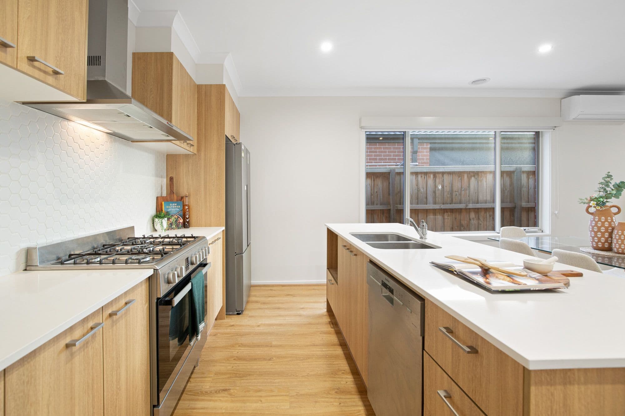 13 Magellan Crescent, Werribee VIC 3030, Werribee - Thumbnail 6