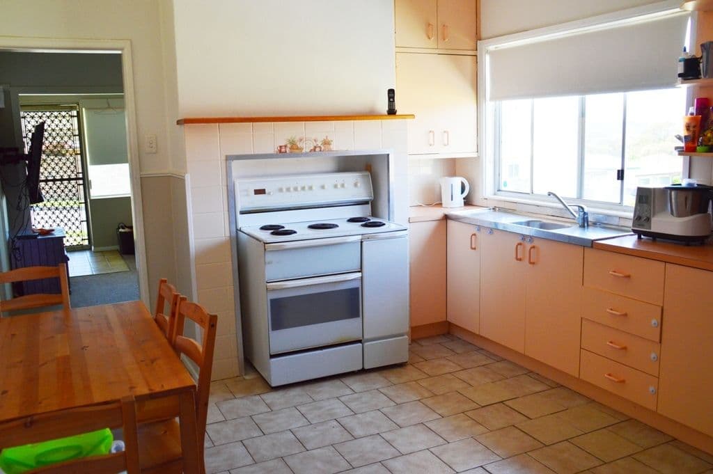 111 Farmborough Road, Farmborough Heights - Thumbnail 3