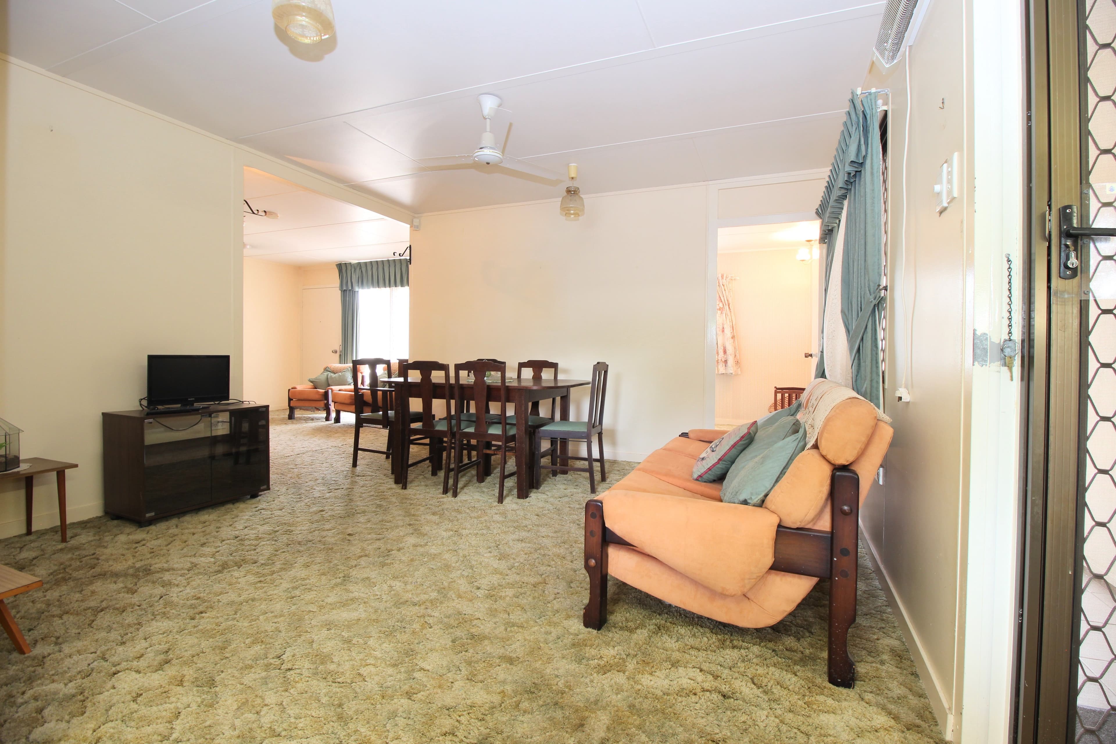 23 Theresa Street, Emerald QLD 4720, Emerald - Thumbnail 5