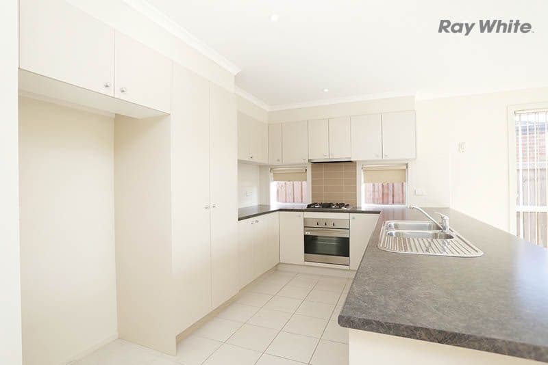 46 Hamish Drive, TARNEIT VIC 3029, Tarneit - Thumbnail 2