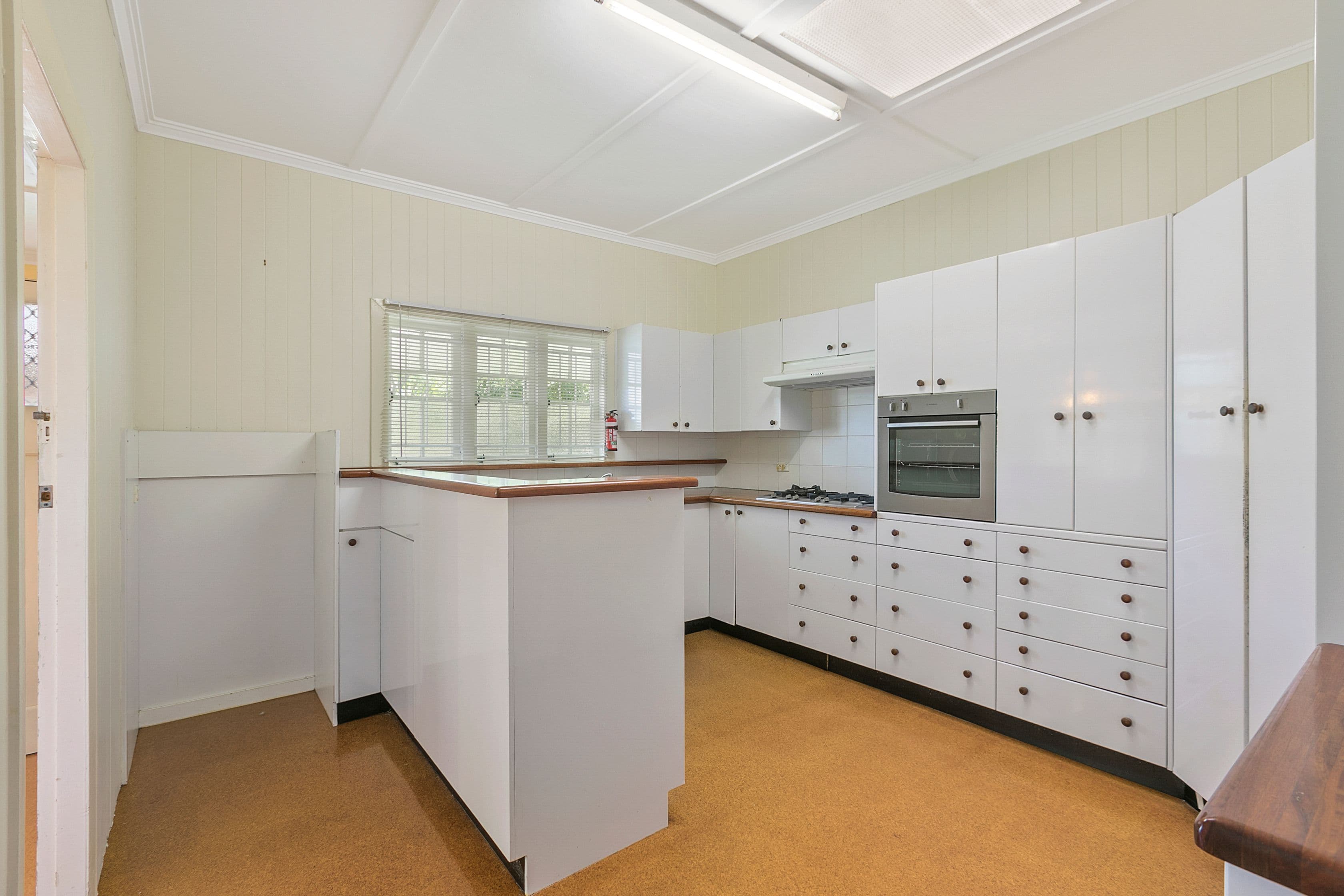 869 Logan Road, Holland Park West QLD 4121, Holland Park West - Thumbnail 4