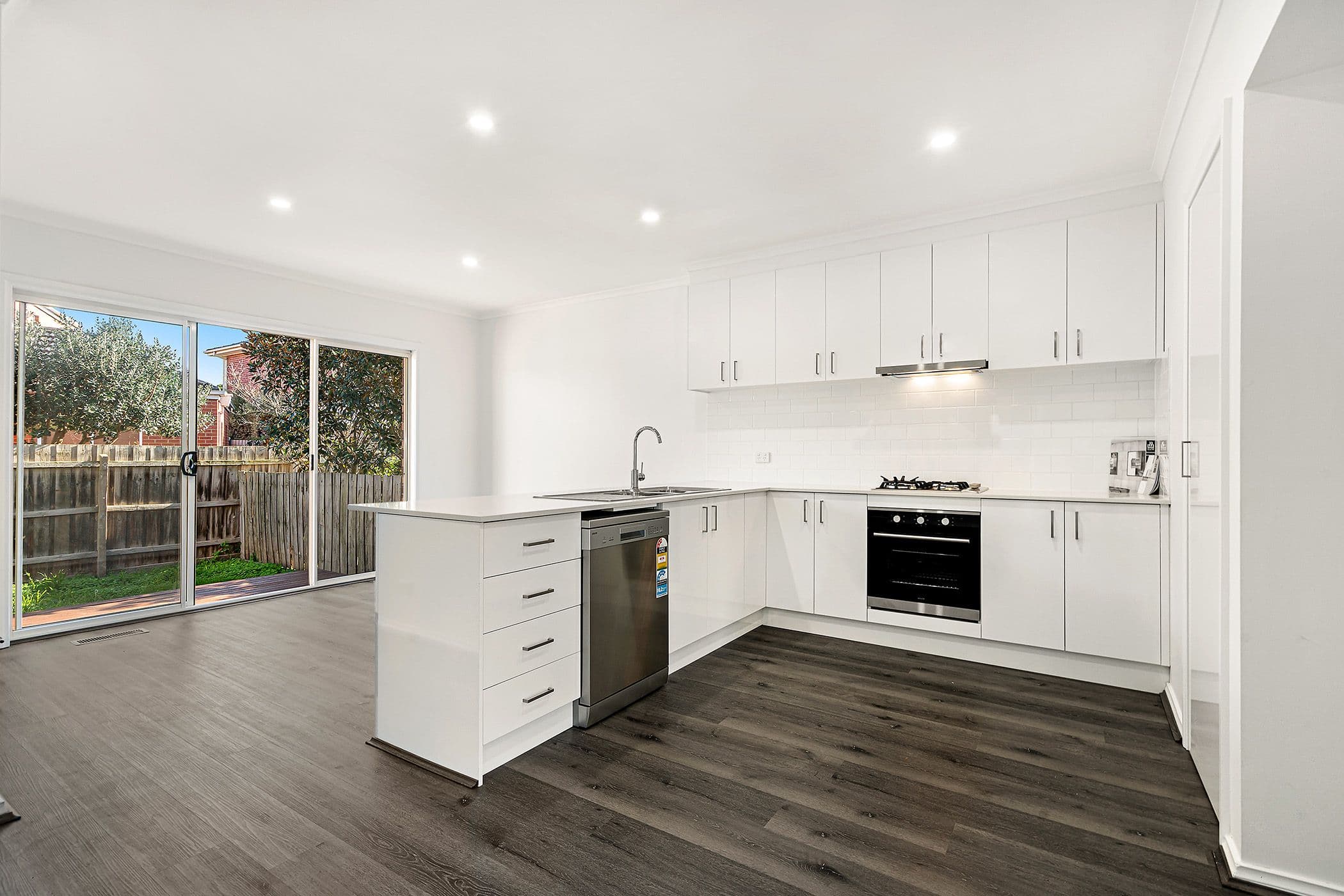 9 Harlington Street, Clayton VIC 3168, Clayton - Thumbnail 3