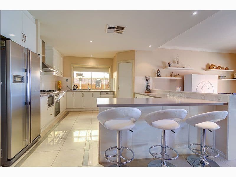 4 Hall Crescent, Old Noarlunga SA 5168, Old Noarlunga - Thumbnail 3