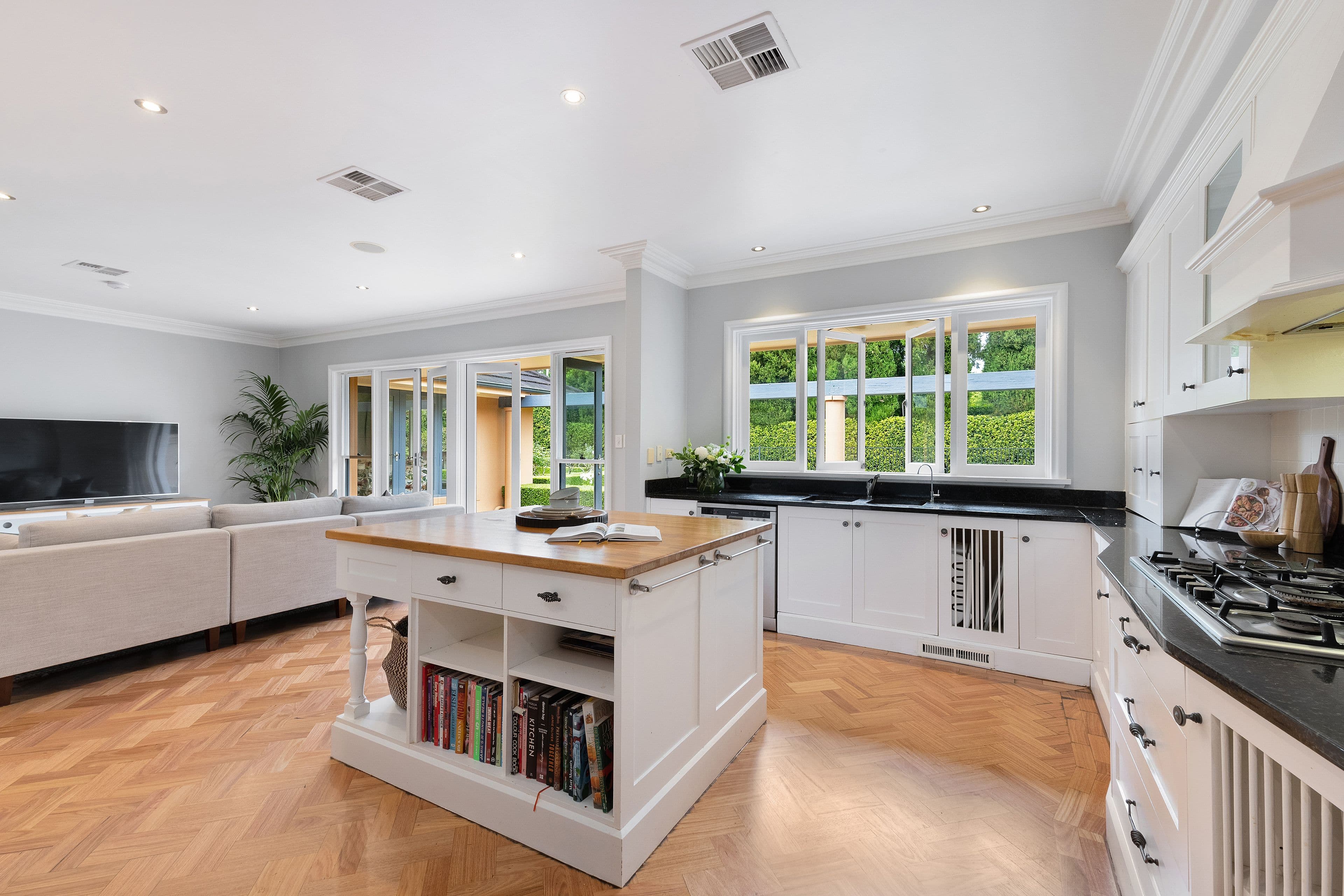 20 Chilton Parade, Warrawee NSW 2074, Warrawee - Thumbnail 5