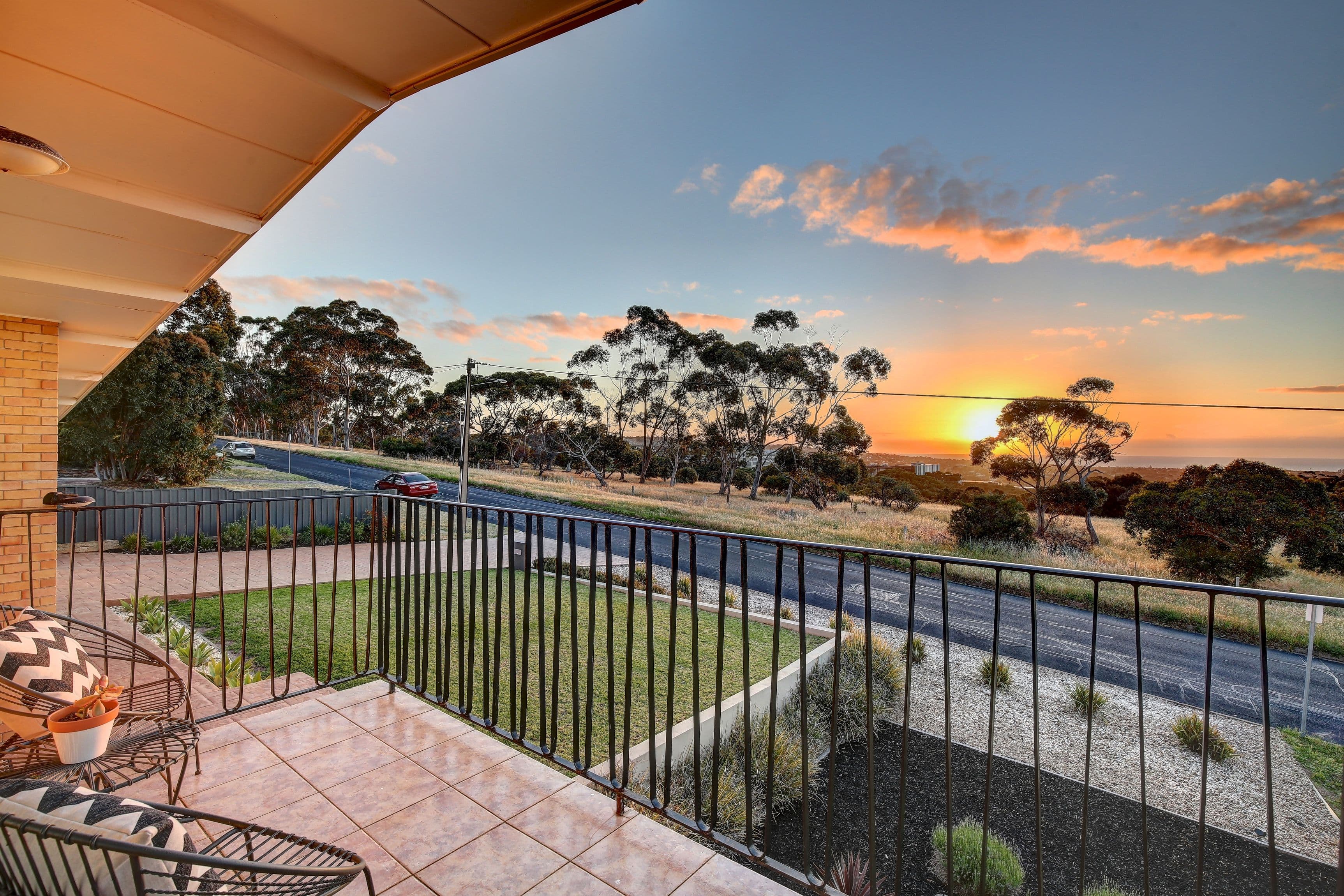 27 Bellevue Drive, Bellevue Heights SA 5050, Bellevue Heights - Thumbnail 2