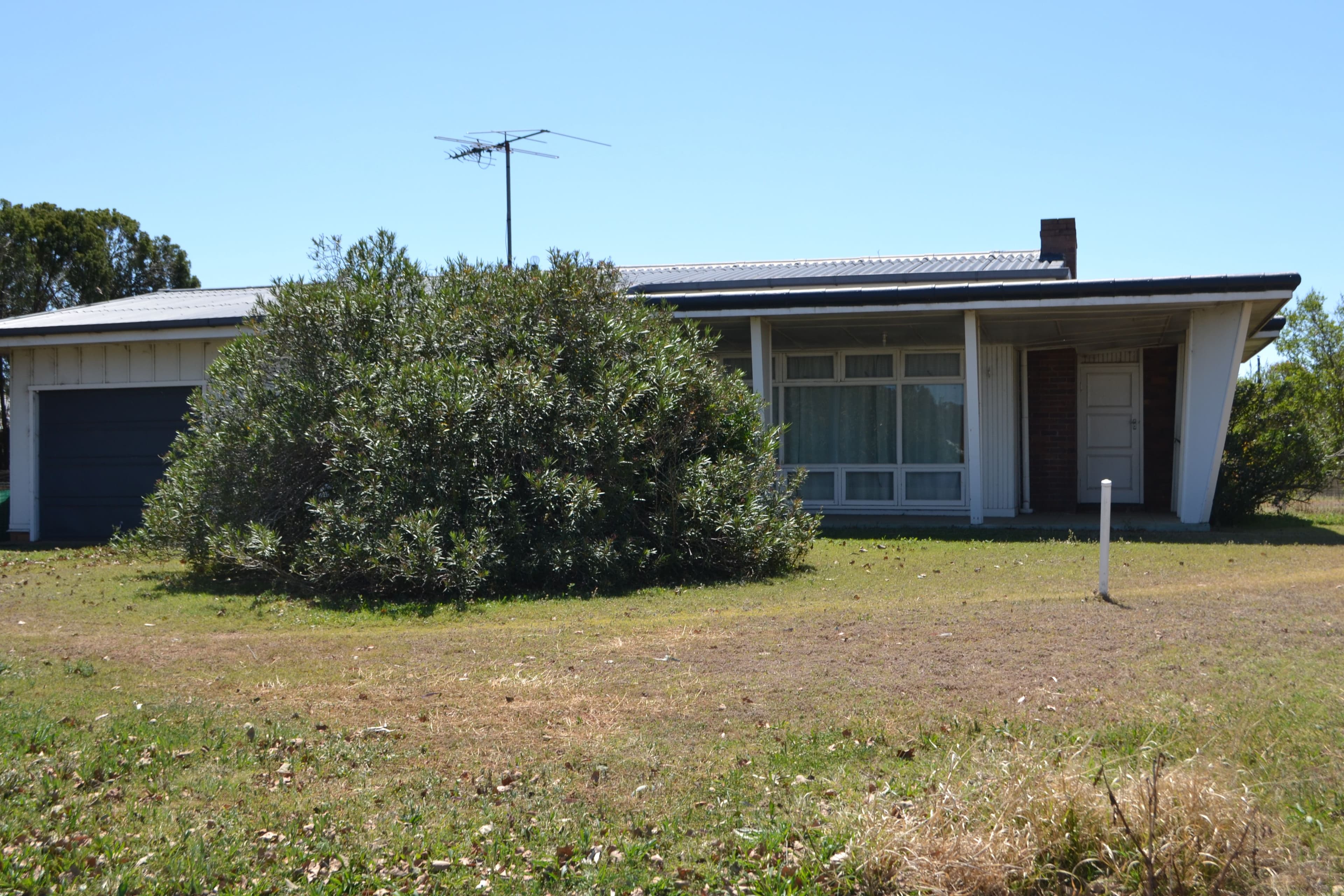 96 Beale Street, Oakey QLD 4401, Oakey - Image 1