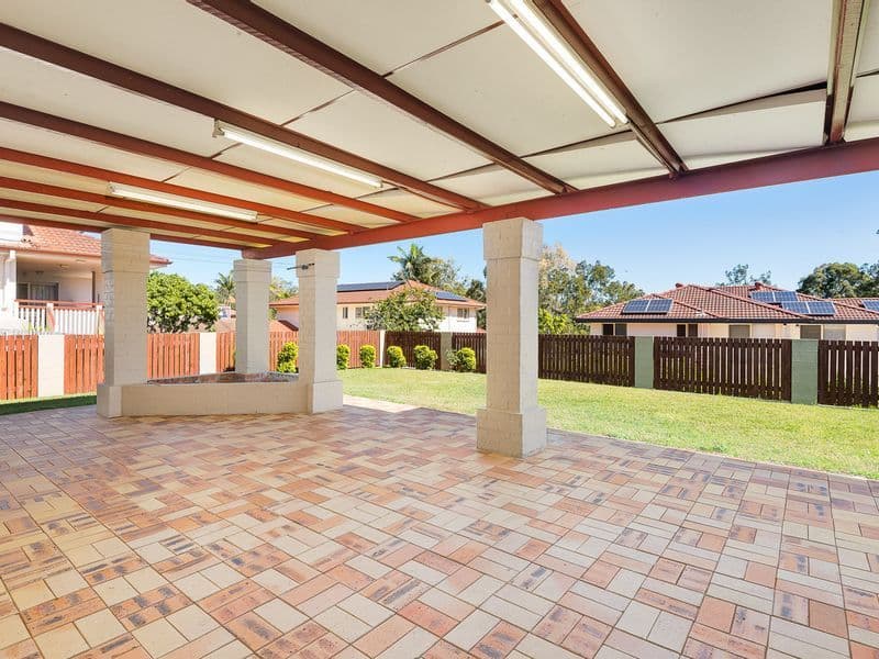 16 Knightsbridge Place, Bridgeman Downs QLD 4035, Bridgeman Downs - Thumbnail 2