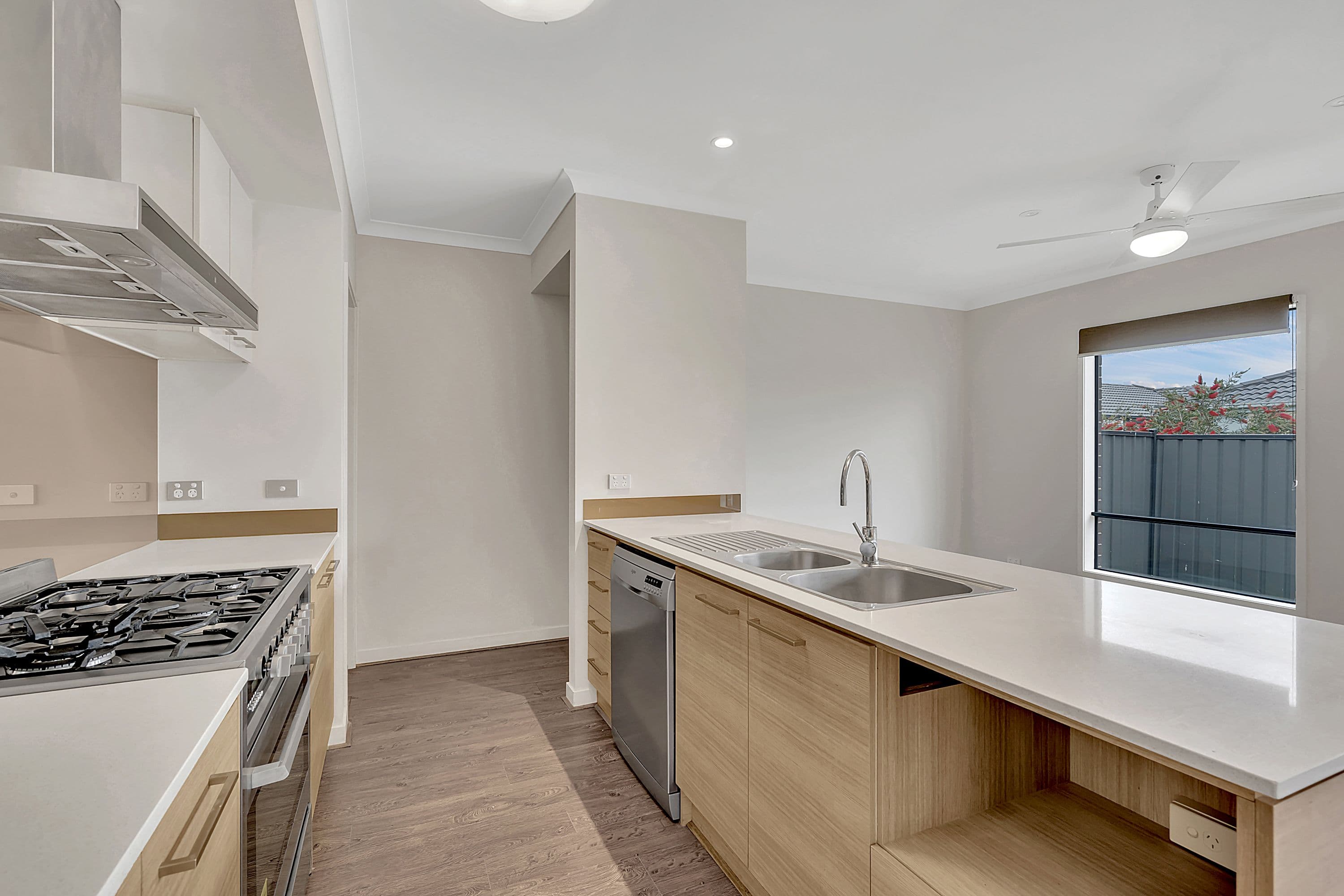 14 Loudon Circuit, Craigieburn VIC 3064, Craigieburn - Thumbnail 6