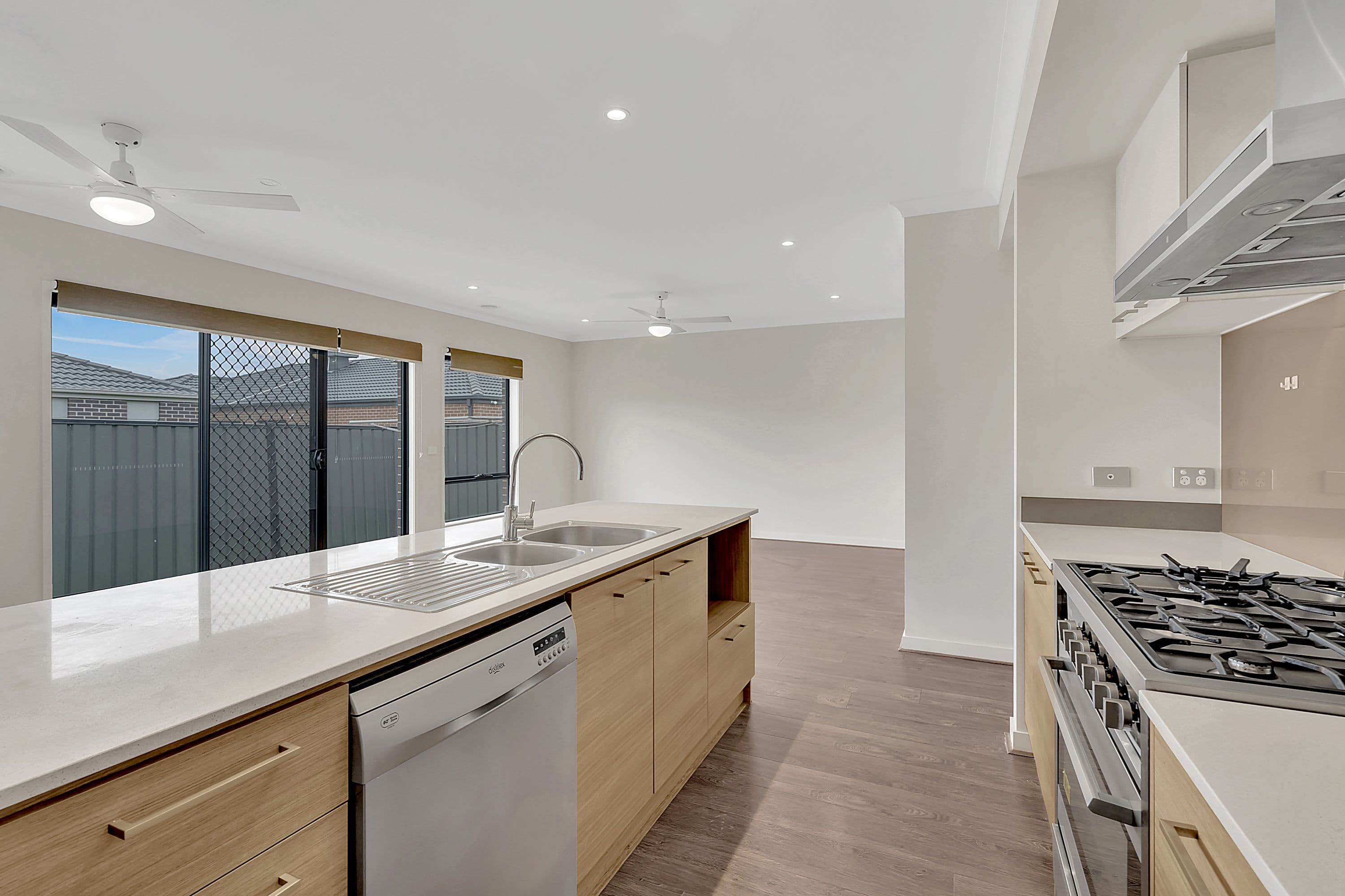 14 Loudon Circuit, Craigieburn VIC 3064, Craigieburn - Thumbnail 7