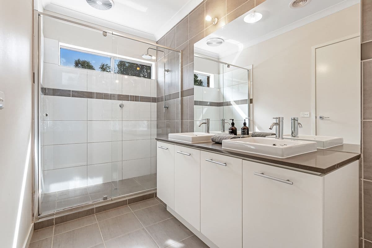 1 Pearce Way, Craigieburn VIC 3064, Craigieburn - Thumbnail 3