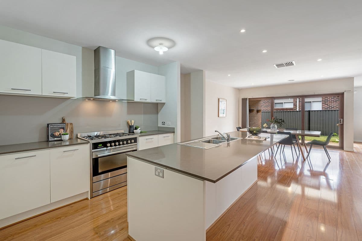 1 Pearce Way, Craigieburn VIC 3064, Craigieburn - Thumbnail 4