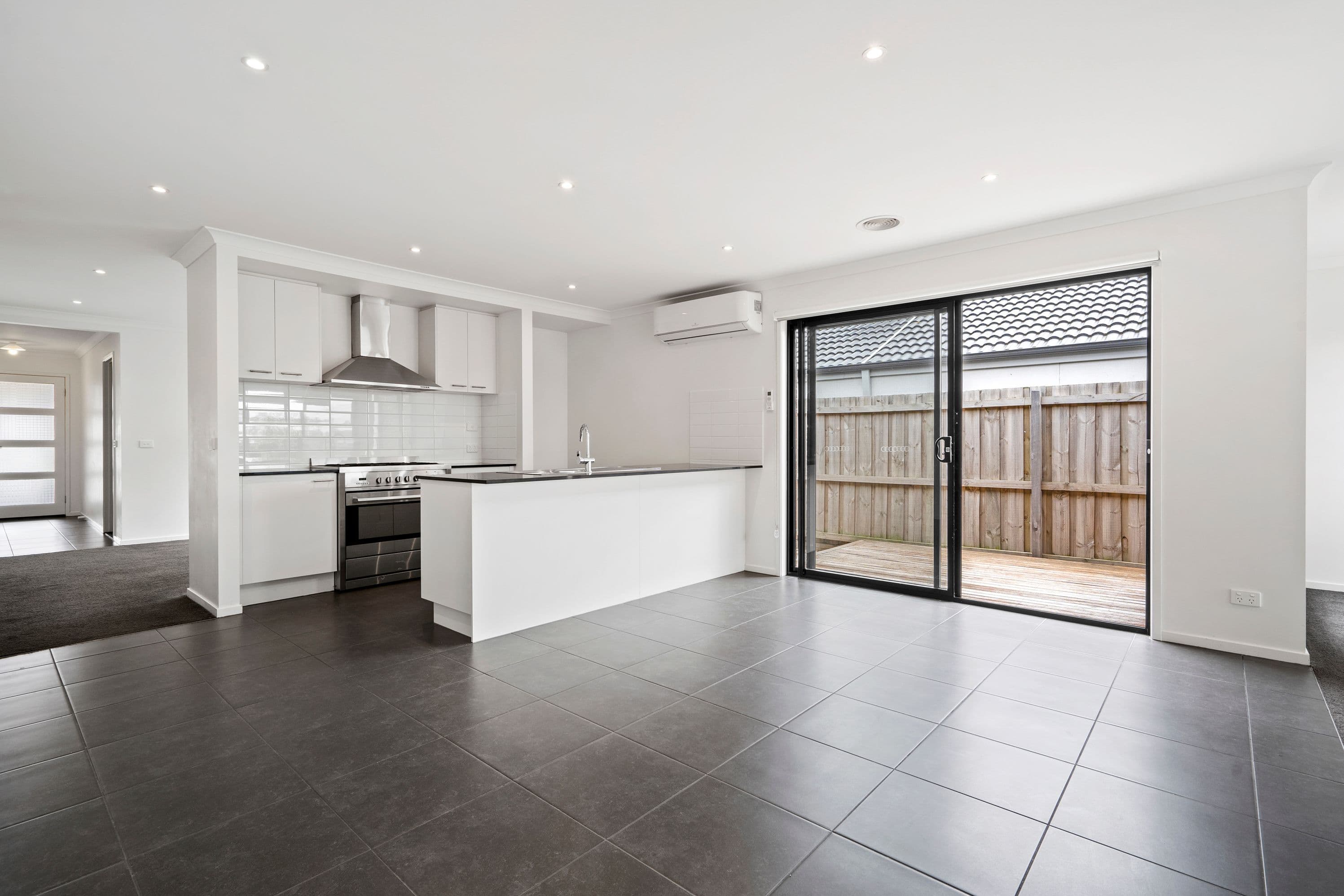 23 Corymbia Grove, South Morang VIC 3752, South Morang - Thumbnail 4