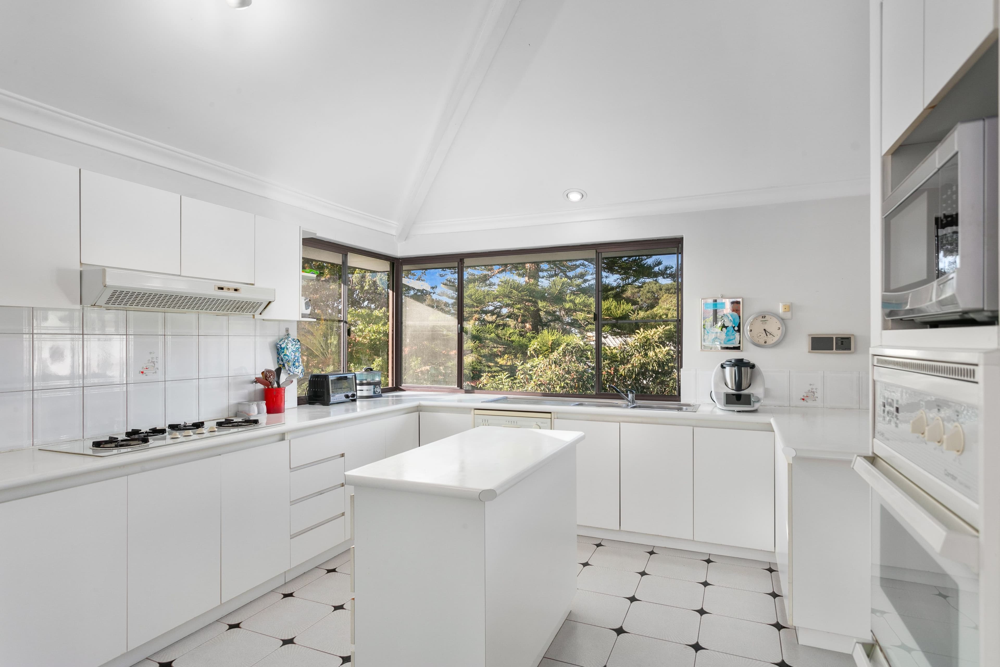 9 Holland Close, Winthrop WA 6150, Winthrop - Thumbnail 5
