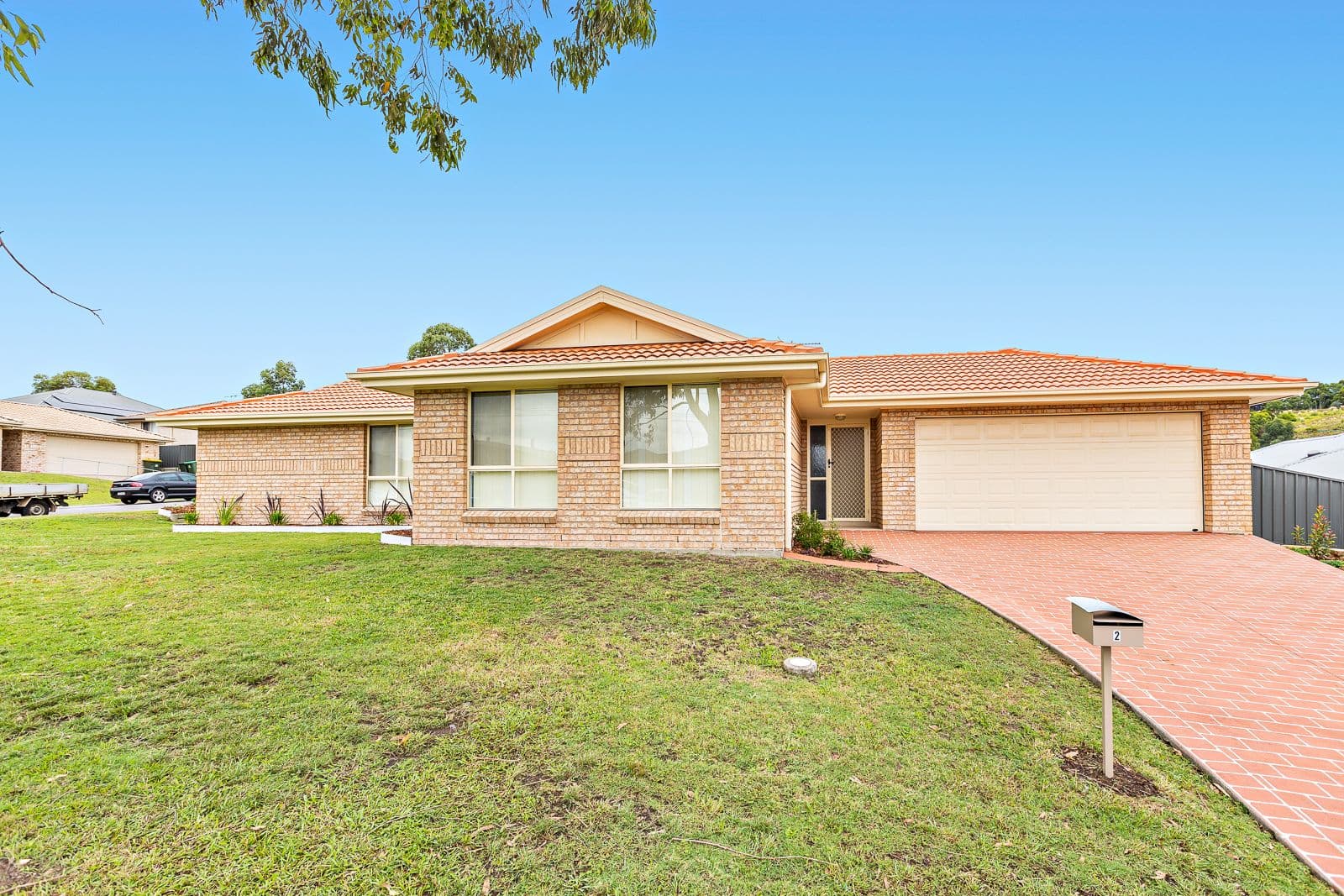 2 Harcourt Parade, Macquarie Hills - Image 1