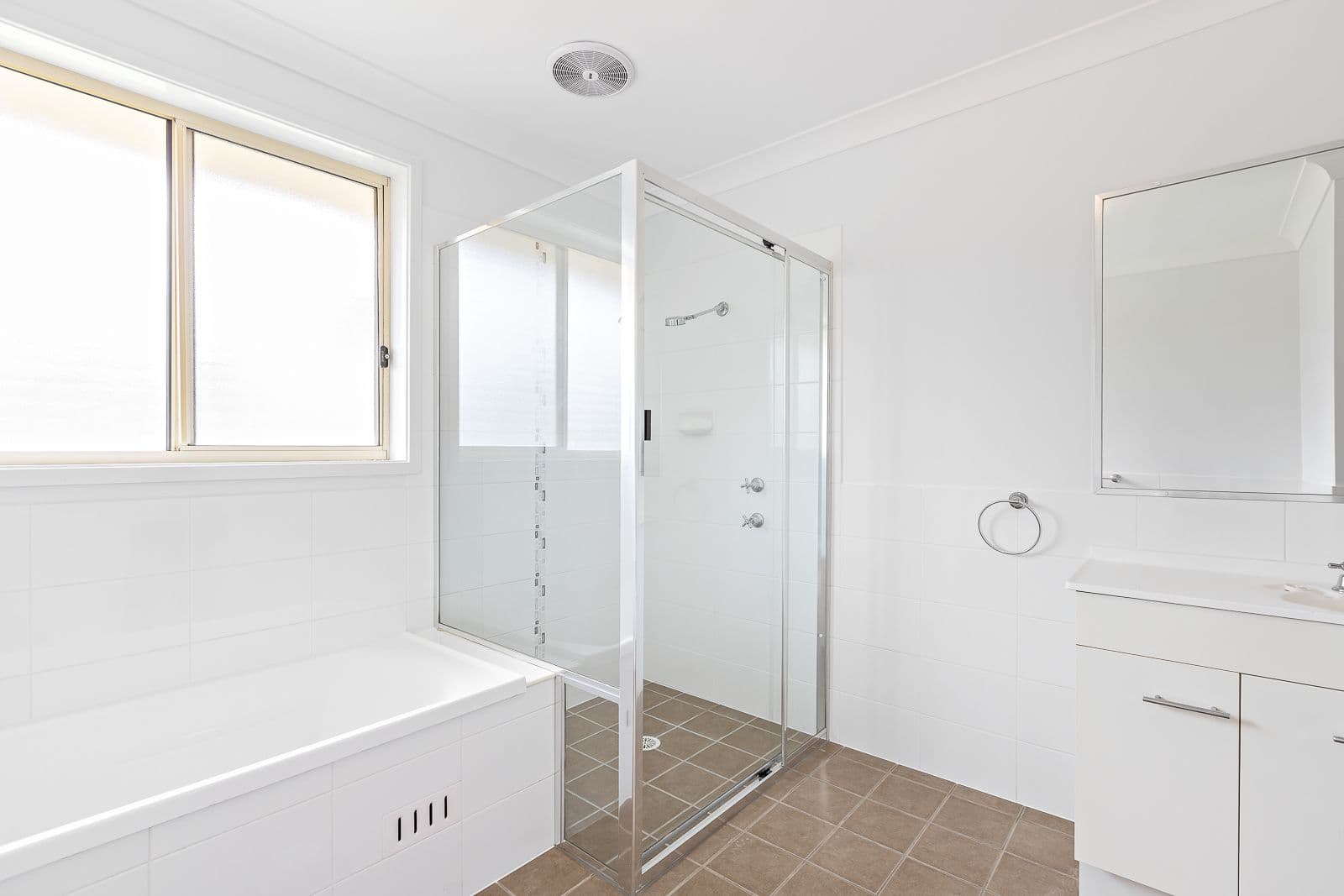 2 Harcourt Parade, Macquarie Hills - Thumbnail 6