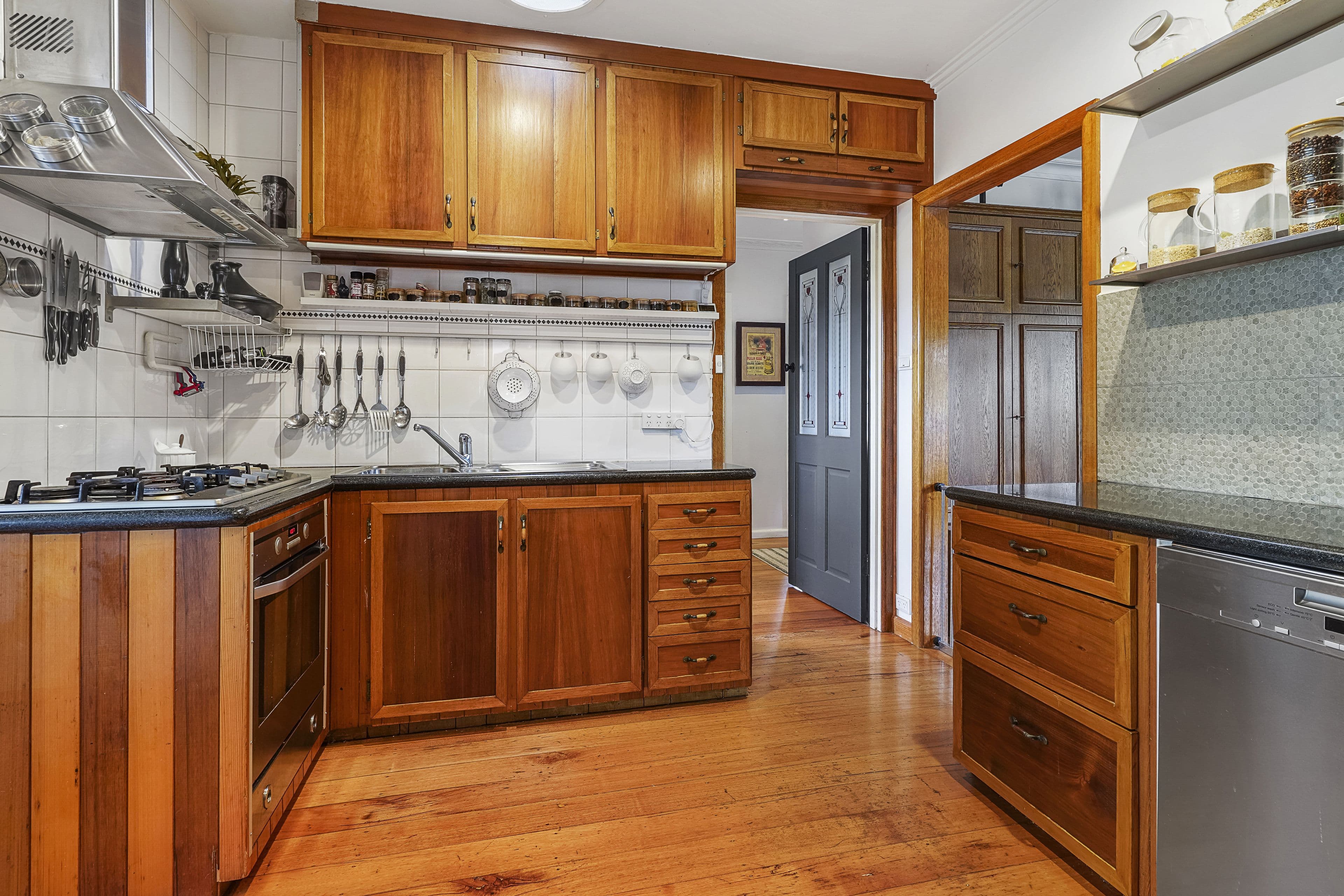 12 Theodore Avenue, Noble Park VIC 3174, Noble Park - Thumbnail 4