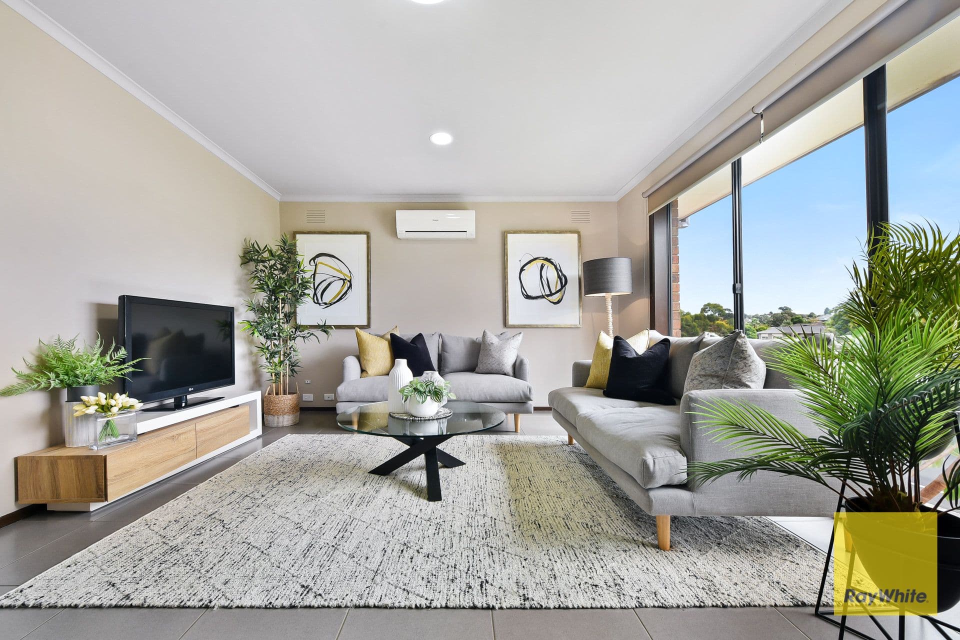 11 Embley Glade, Endeavour Hills VIC 3802, Endeavour Hills - Thumbnail 2