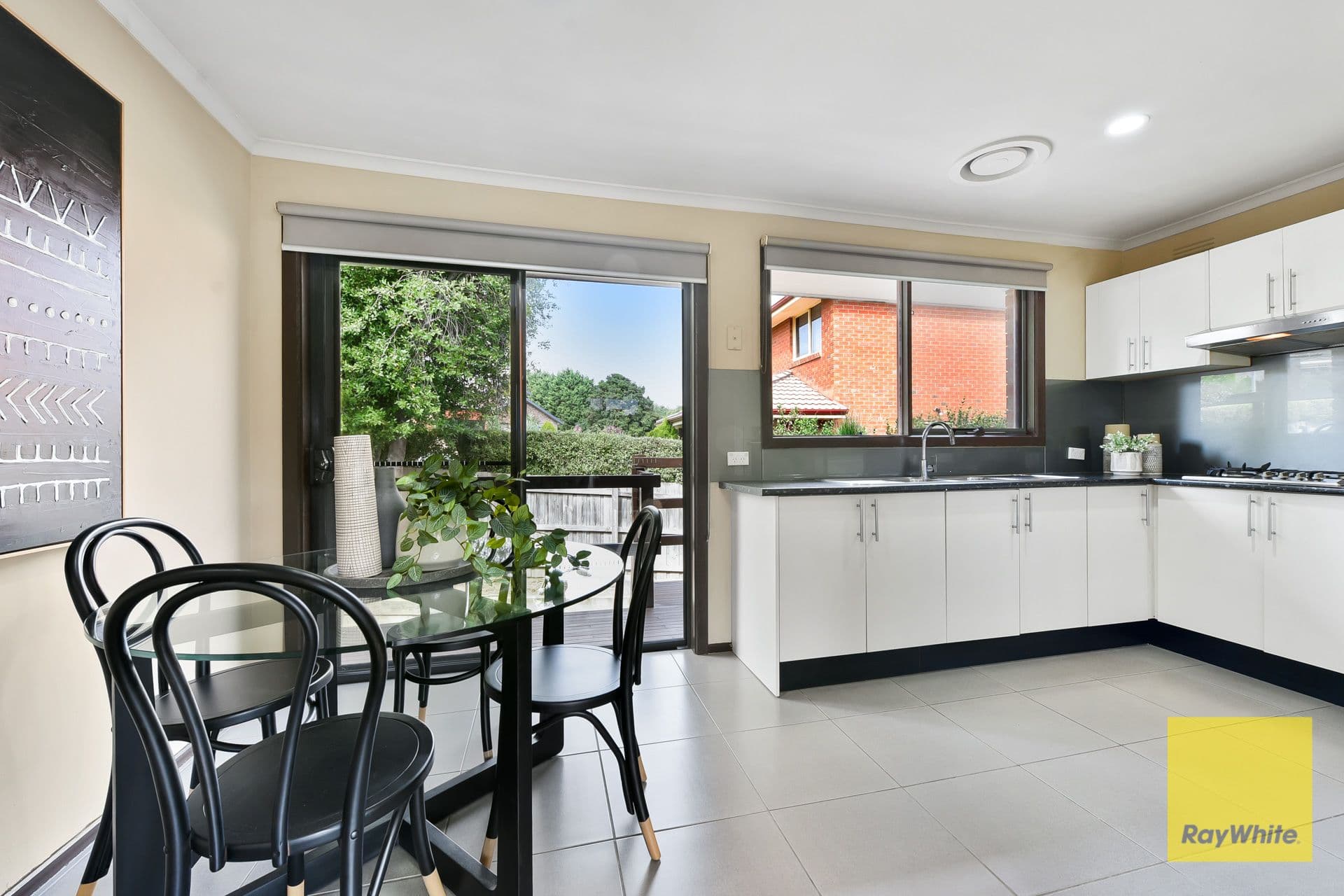 11 Embley Glade, Endeavour Hills VIC 3802, Endeavour Hills - Thumbnail 3