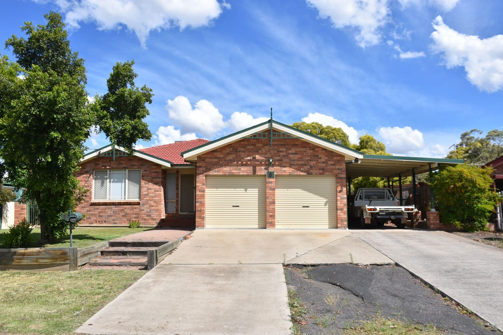 8 Jacaranda Drive, Moree NSW 2400, Moree - Thumbnail 2