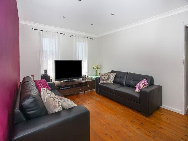 8 Wybalena Avenue, Koonawarra, Koonawarra - Thumbnail 2