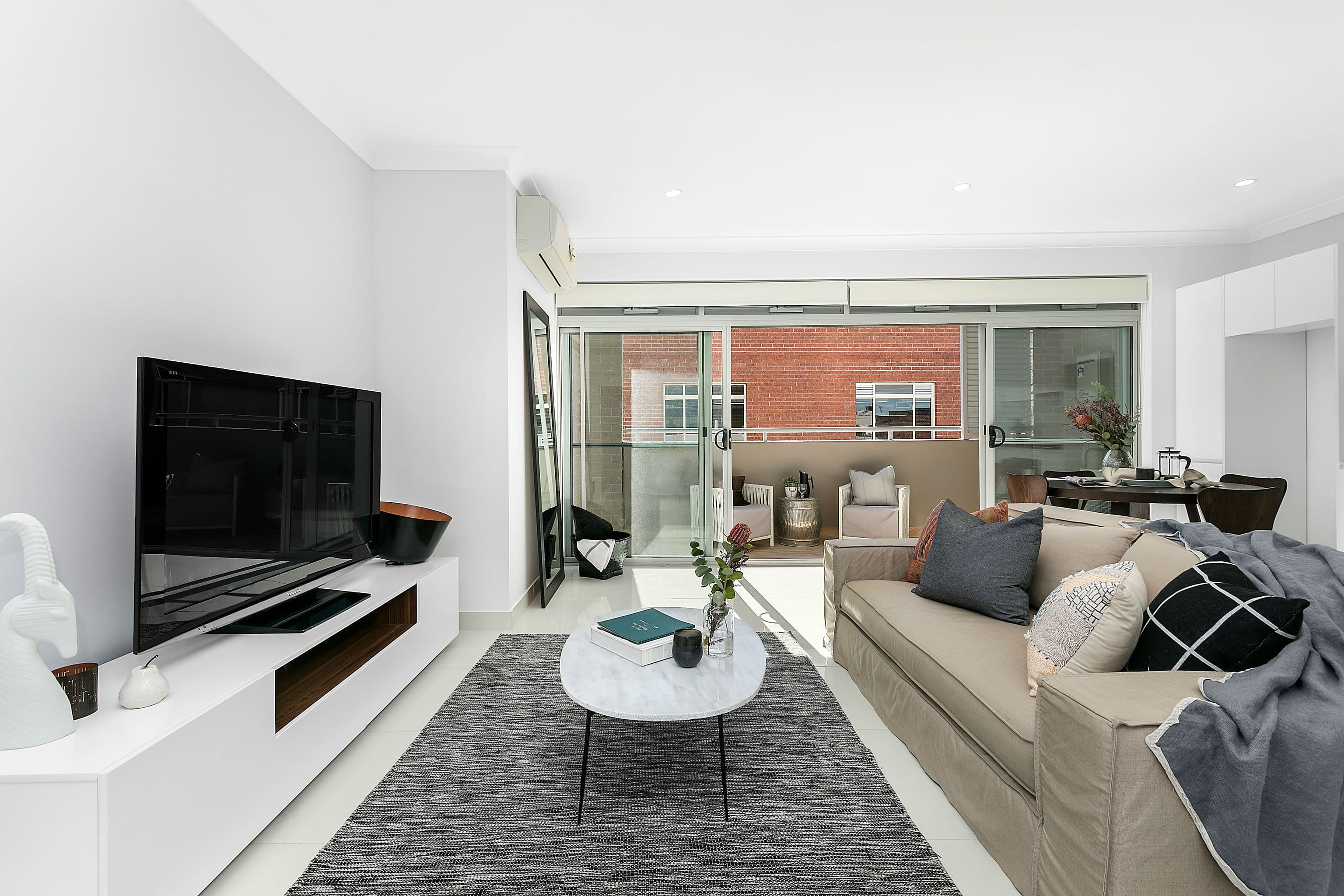 11 Henderson Road, Alexandria NSW 2015, Alexandria - Thumbnail 2